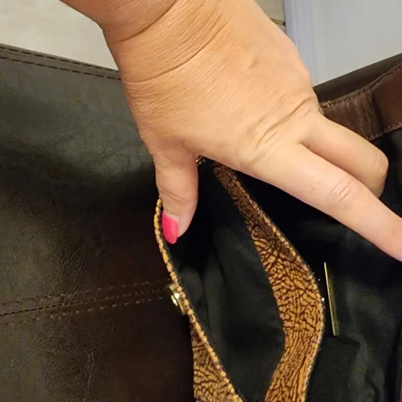 Leather wristlet never used no tags - Picture 3 of 5